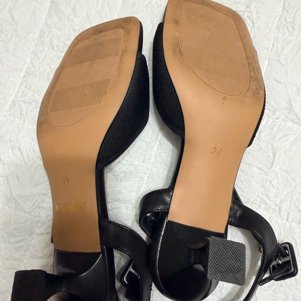 Cosy Island Chic Black Women's Sandals with Buckle Detail - Picture 4 of 5